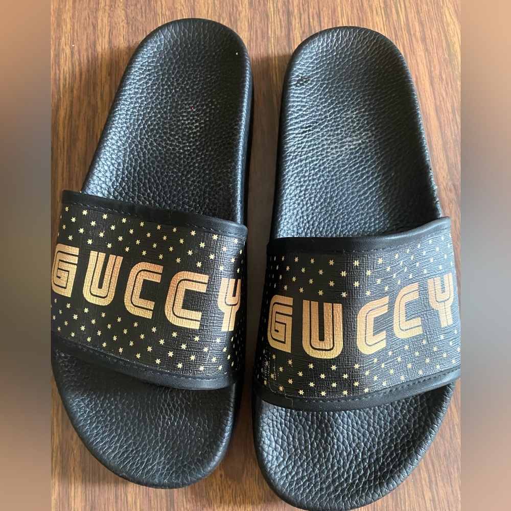 Gucci “Guccy” slides sz 7.5/9